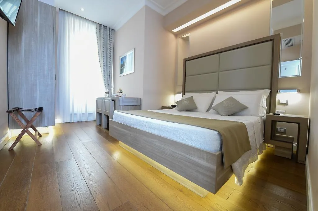 Domus Clara Hotel Rome 3*,